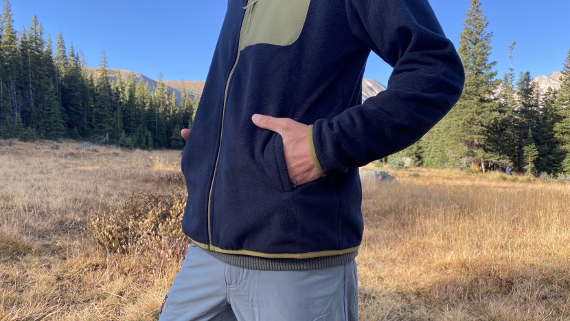 کارکردگی سے لے کر آرام تک: QIII لباس برجز اسپورٹس ویئر اور آرام دہ اور پرسکون لباس